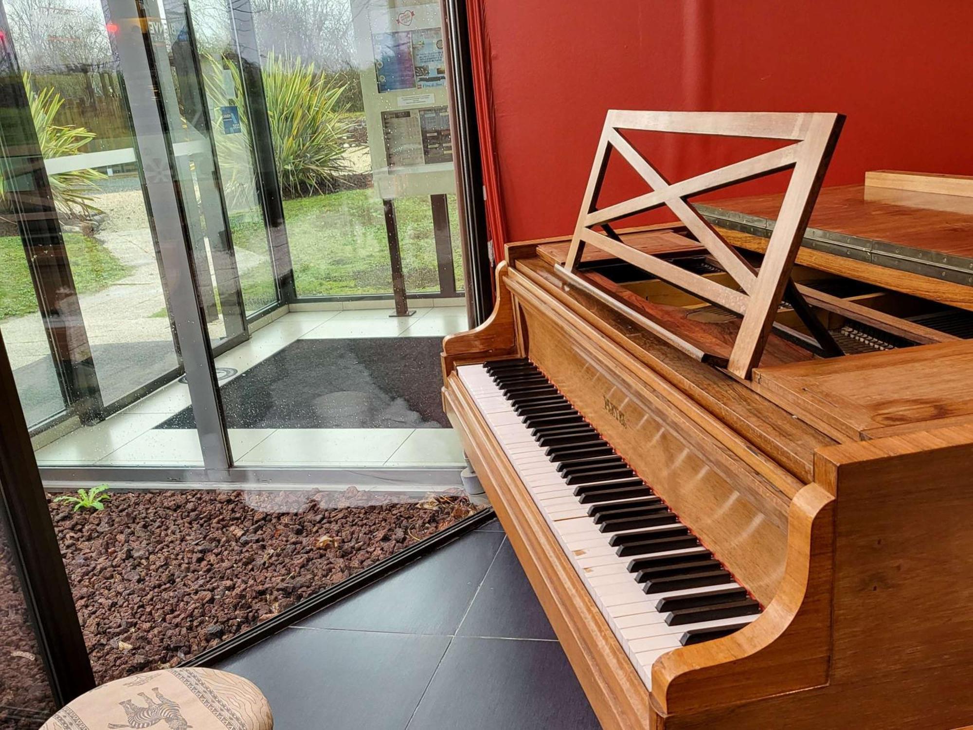 Ibis Saintes Hotel Ngoại thất bức ảnh